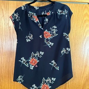 Fun2fun short sleeve floral blouse. Like new.